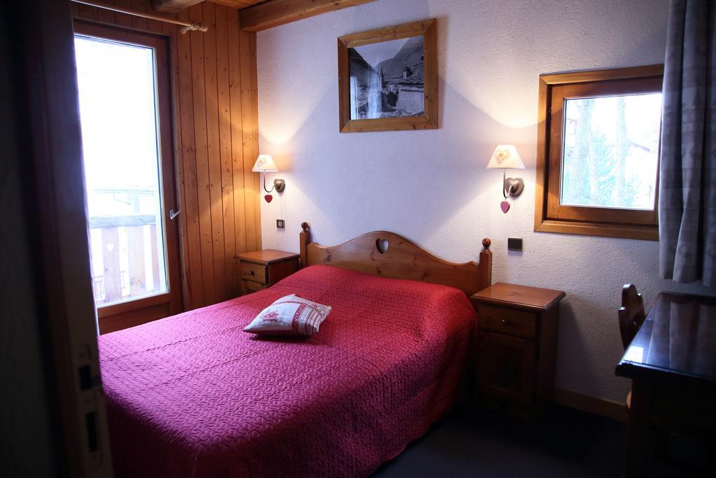 A La Pastourelle Hotel บอนเนวัล-ซัวร์-อาร์ค ภายนอก รูปภาพ