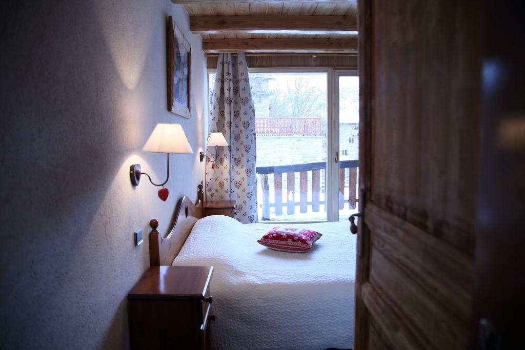 A La Pastourelle Hotel บอนเนวัล-ซัวร์-อาร์ค ภายนอก รูปภาพ
