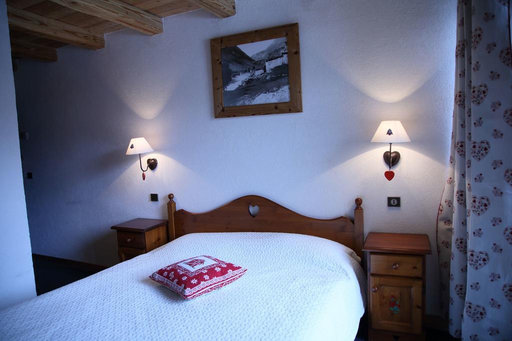 A La Pastourelle Hotel บอนเนวัล-ซัวร์-อาร์ค ภายนอก รูปภาพ